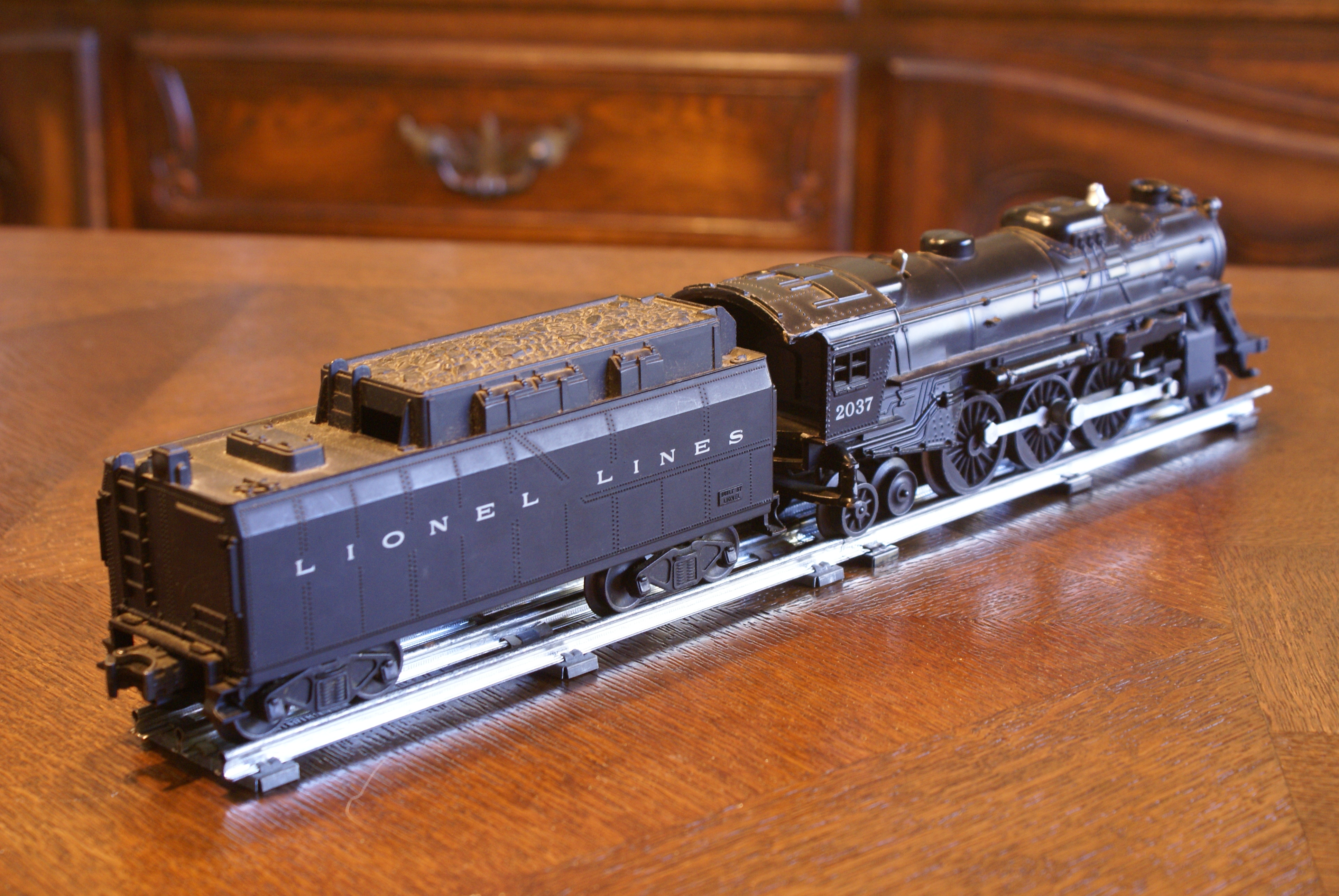  Lionel Black Steam Engine and Tender O27 Scale Electric Model Train