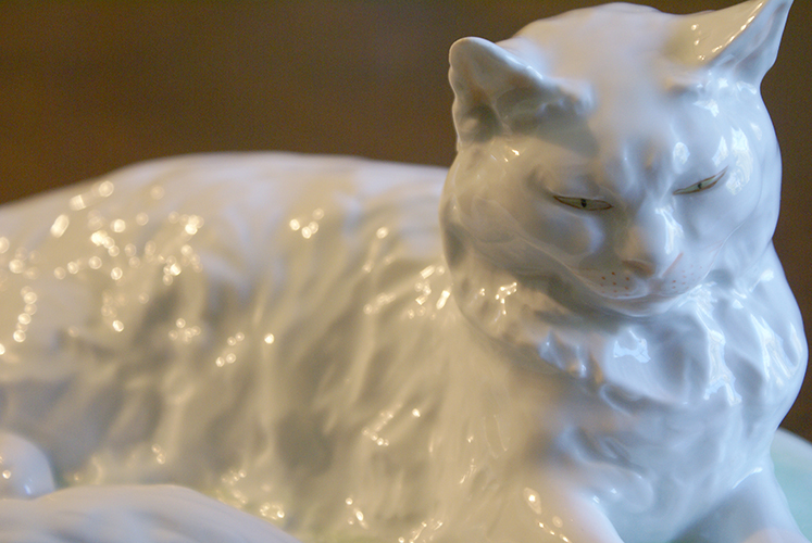 Herend Porcelain Company Sleeping Resting White Cat Figurine Made in Hungary Hungarian